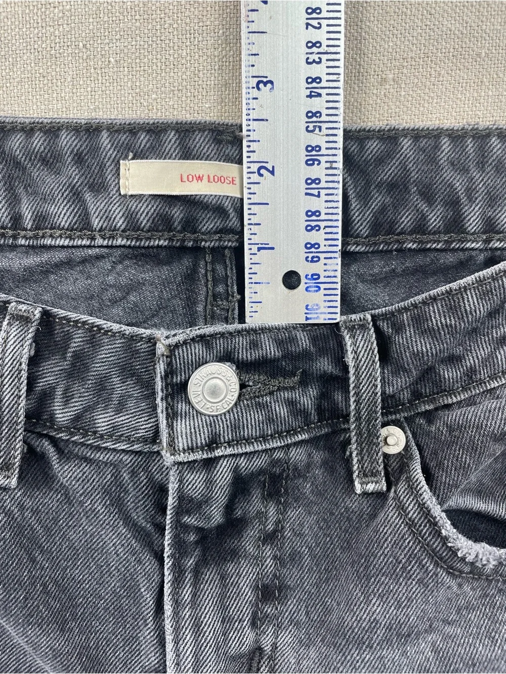 Levi's Low Loose Women’s jeans in washed black